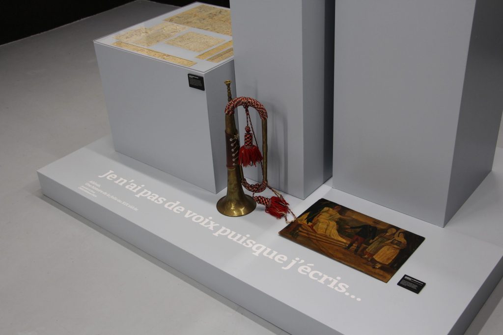 Vues de l'exposition Waterlöo Divin Strasbourg à La Trézorerie