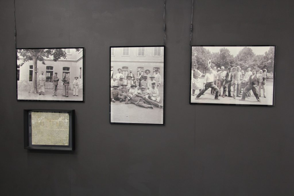 Vues de l'exposition Waterlöo Divin Strasbourg à La Trézorerie