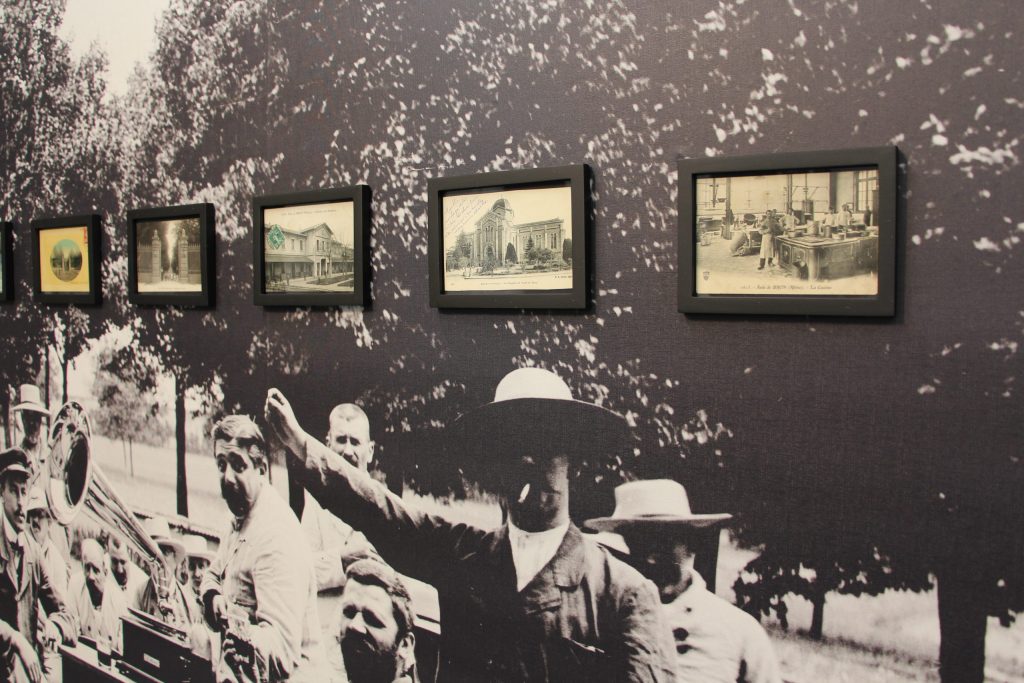 Vues de l'exposition Waterlöo Divin Strasbourg à La Trézorerie