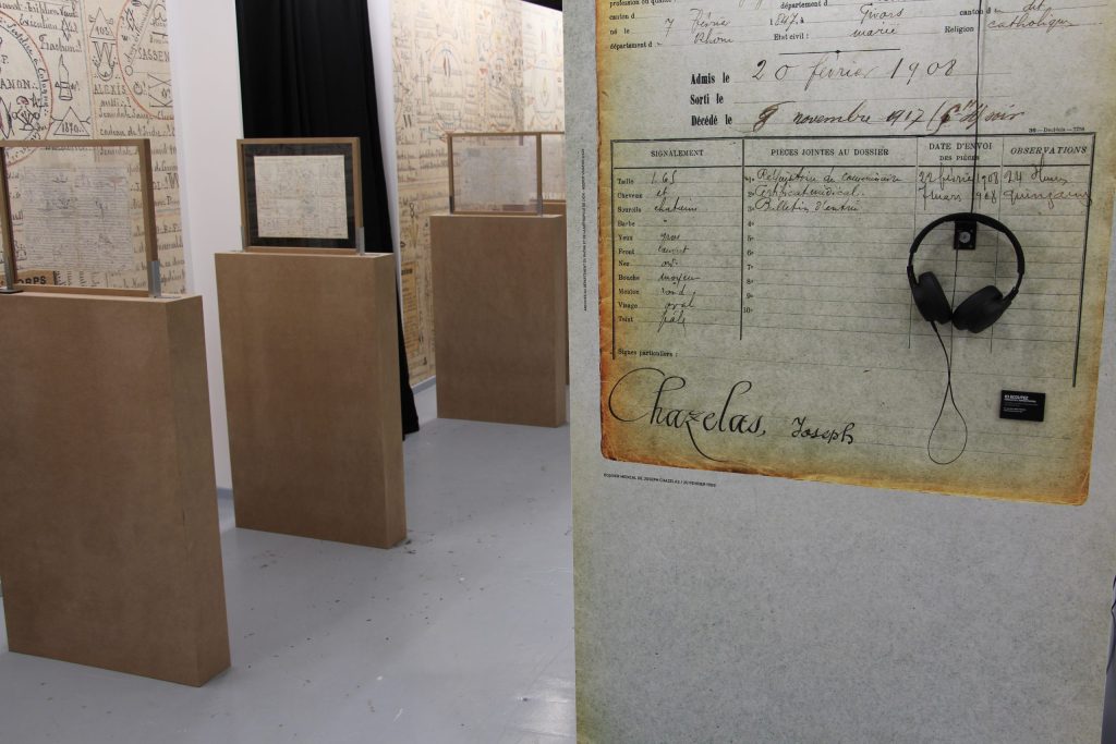 Vues de l'exposition Waterlöo Divin Strasbourg à La Trézorerie