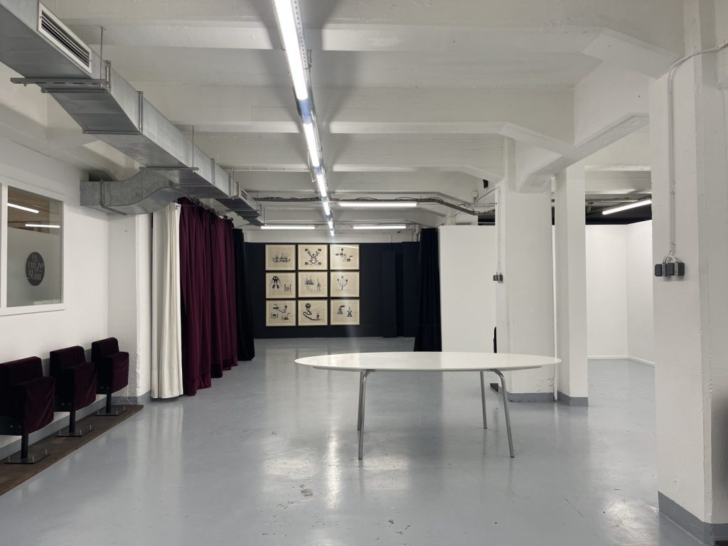 Vue de la grande salle de La Trézorerie à Strasbourg